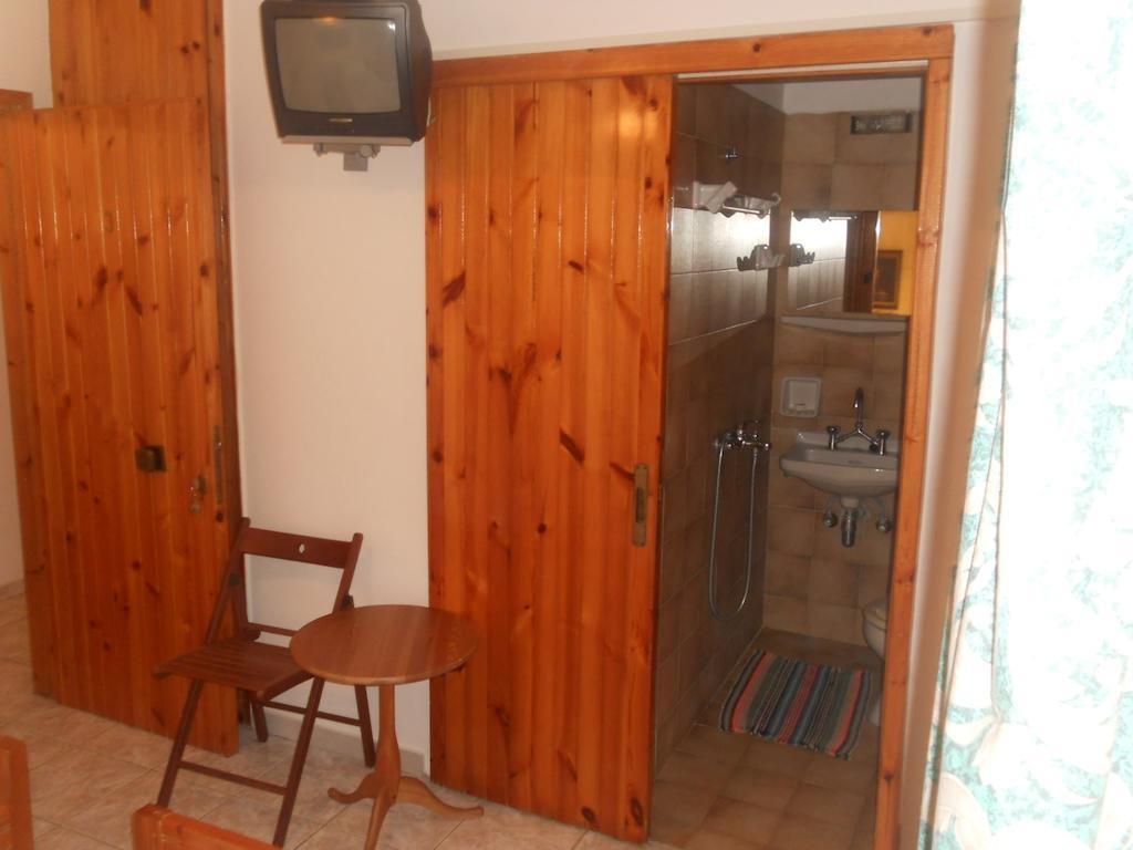 Assimakis Hotel Finikounta Quarto foto